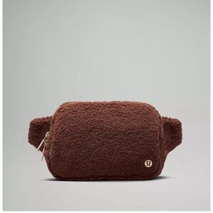 Lululemon everywhere belt bag Large fleece